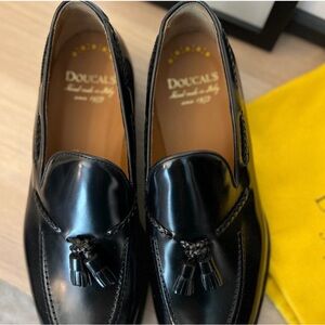 Doucal's Black Leather Tassel Slip-On Loafers